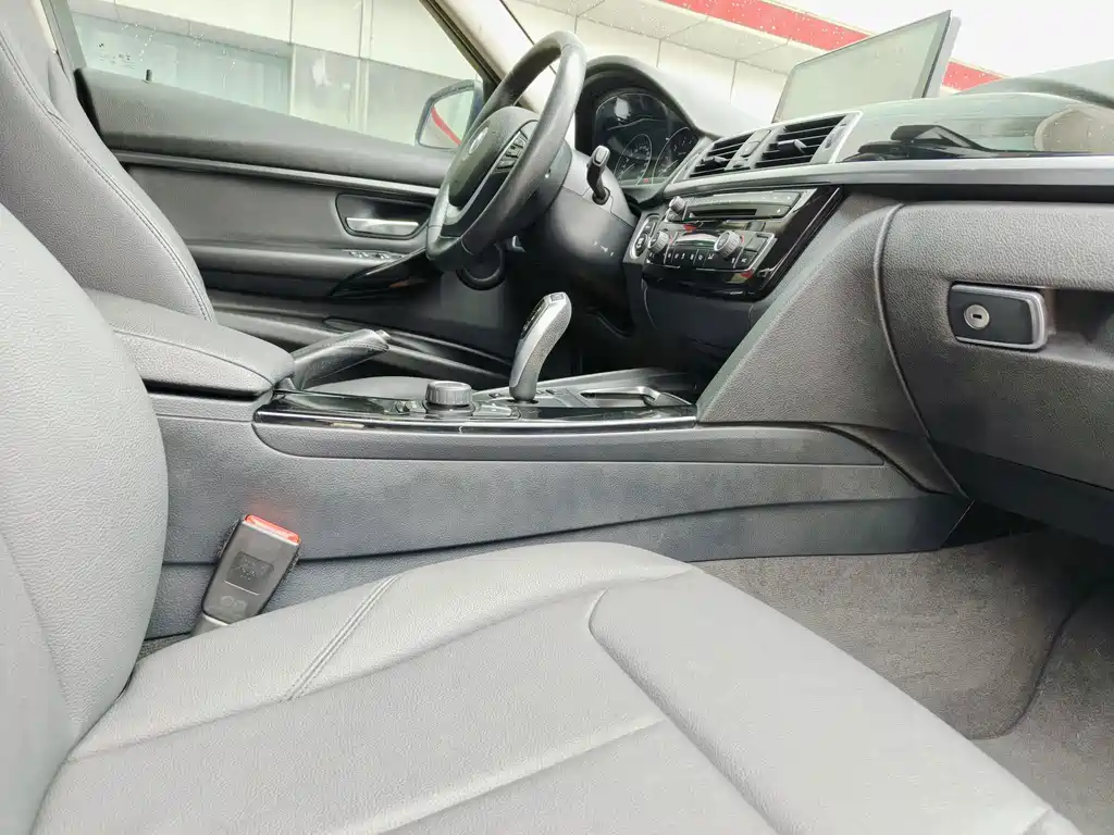 BMW 3 Series — миниатюра 16