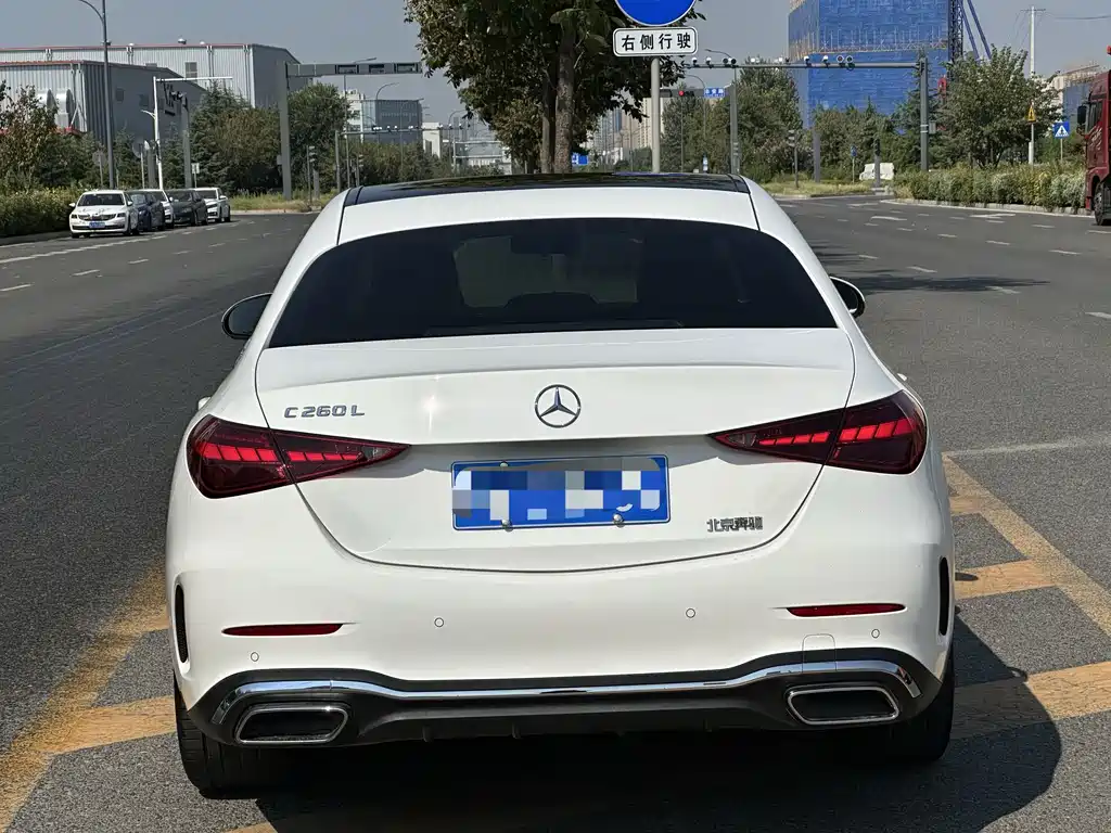 Mercedes-Benz C-Class — миниатюра 8