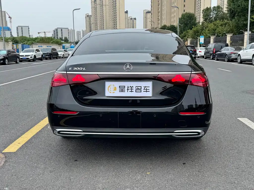 Mercedes-Benz E-Class — миниатюра 14