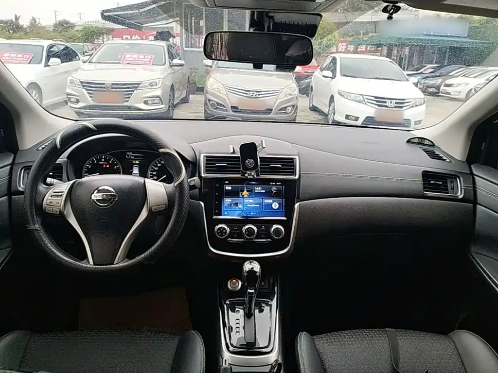 Nissan Tiida — миниатюра 10