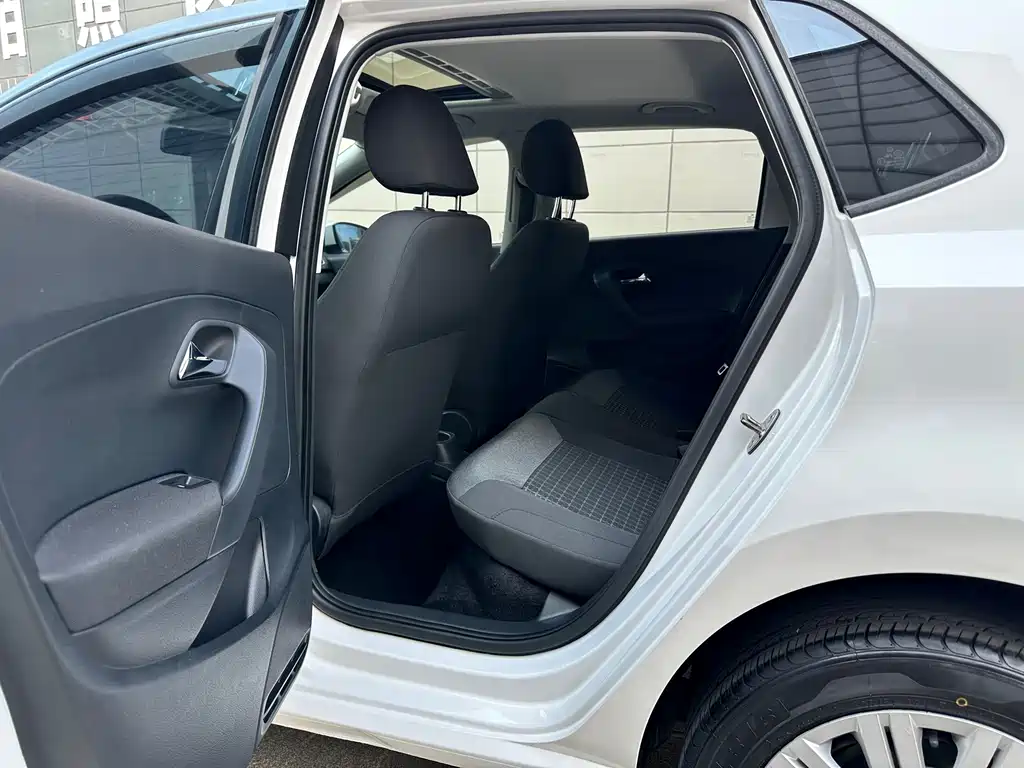 Volkswagen Polo — миниатюра 8