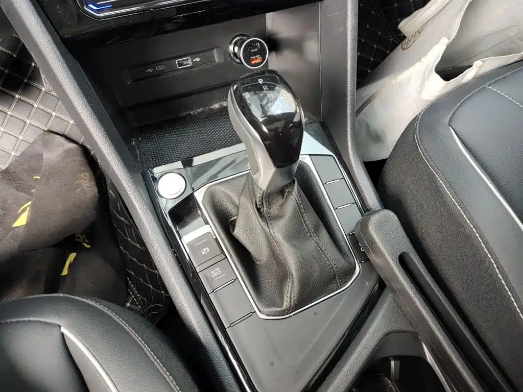 Volkswagen Tiguan L L 2025 300TSI AT
