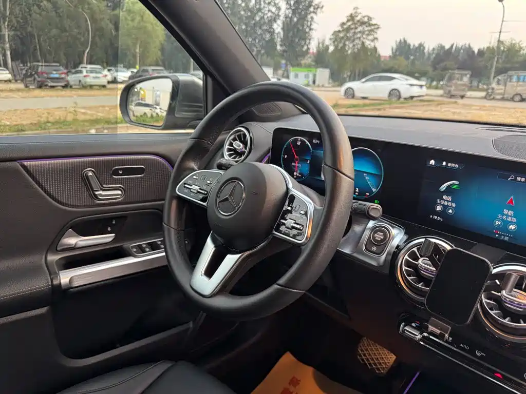 Mercedes-Benz GLB — миниатюра 20