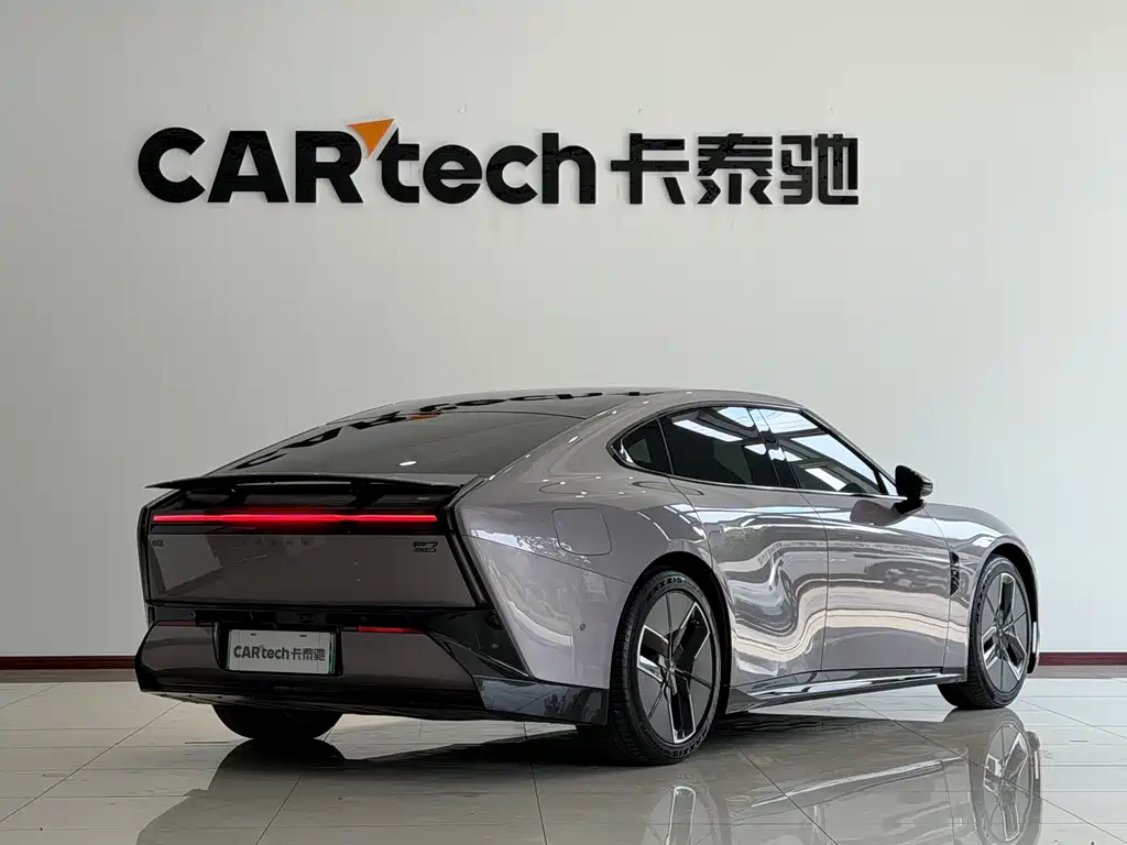 XPeng P7 — миниатюра 22