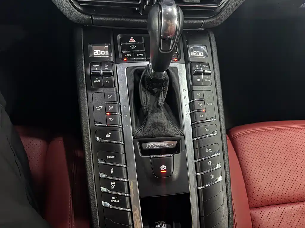 Porsche Macan — миниатюра 8