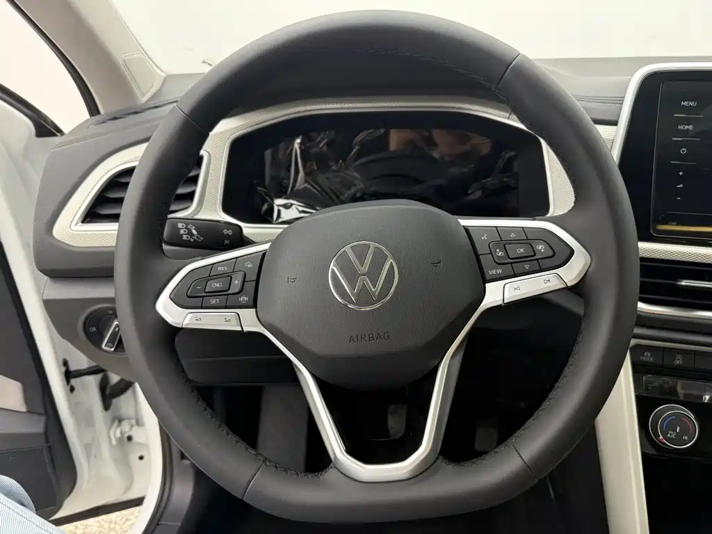 Volkswagen T-Roc — миниатюра 7