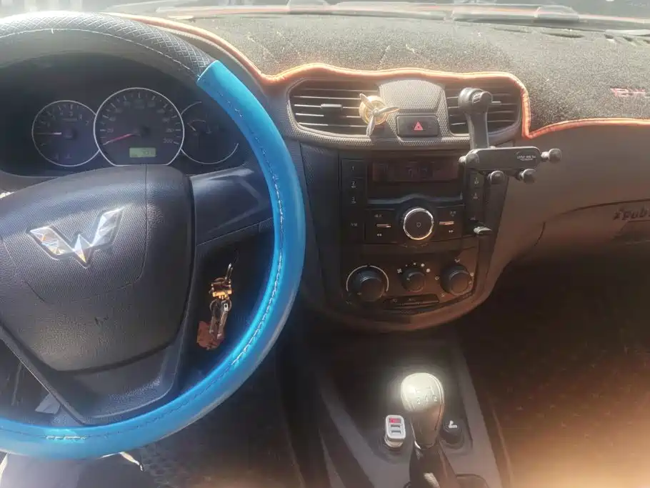Wuling Hongguang — миниатюра 12