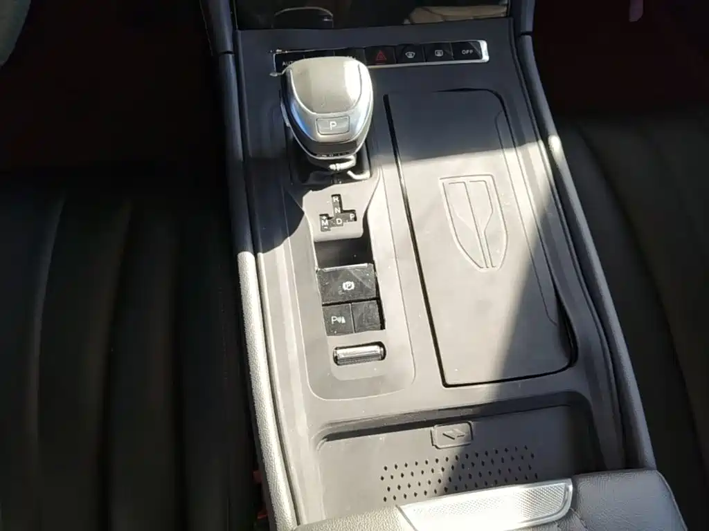 Hongqi Hongqi H5 — миниатюра 14