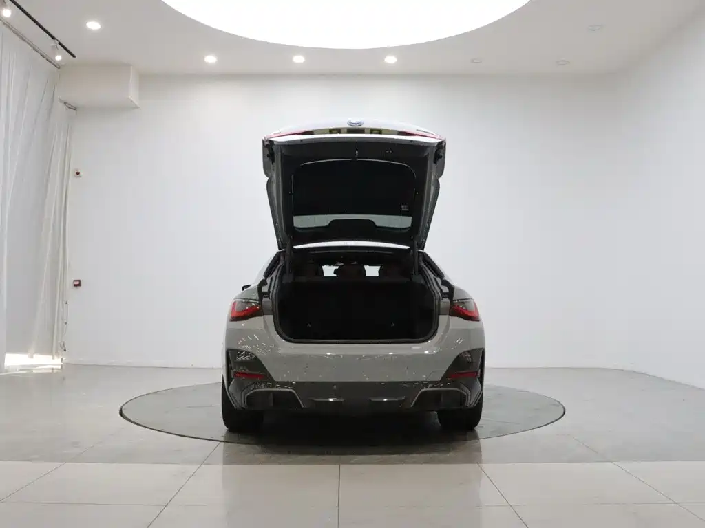 BMW i4 — миниатюра 9
