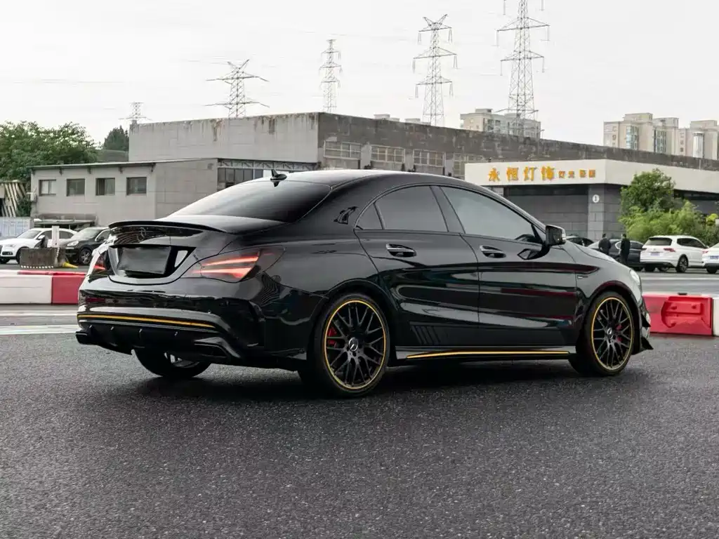 Mercedes-Benz CLA AMG — миниатюра 10