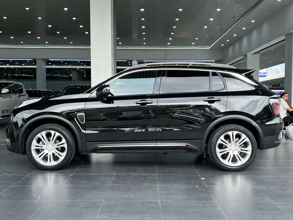 Lynk & Co 01 — миниатюра 16