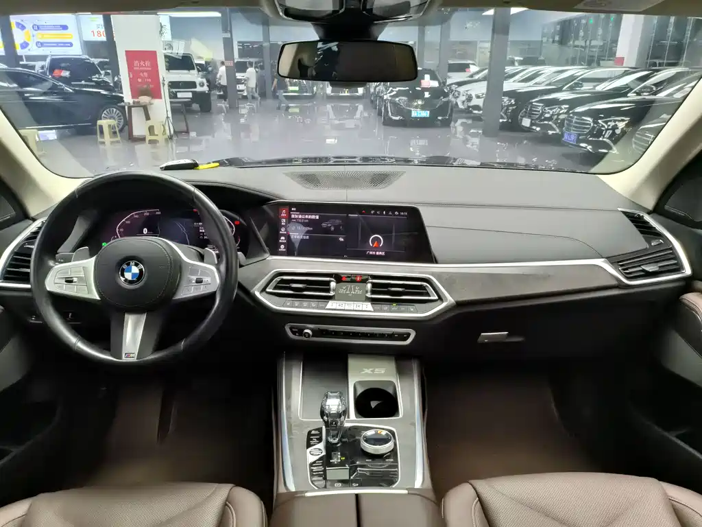 BMW X5 2022 xDrive 30Li M Sport