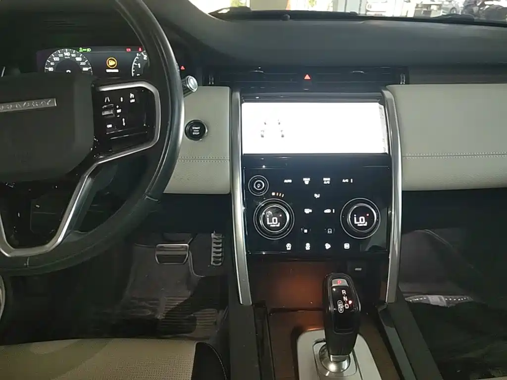Land Rover Discovery Sport Hybrid — миниатюра 13