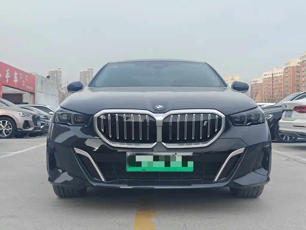 BMW I5