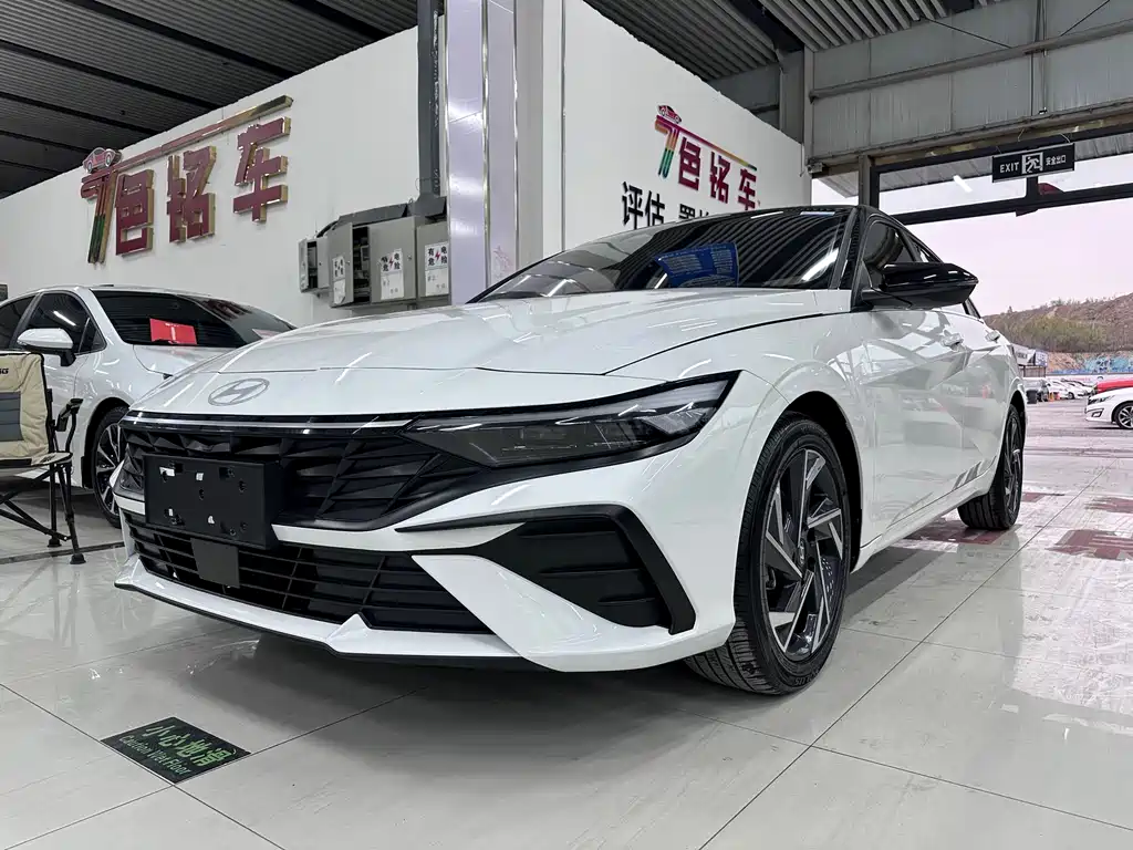 Hyundai Elantra 2024