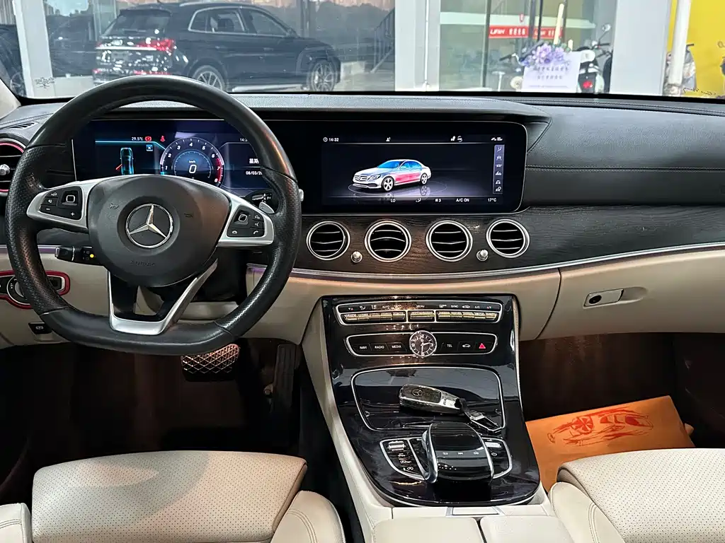 Mercedes-Benz E-Class — миниатюра 6