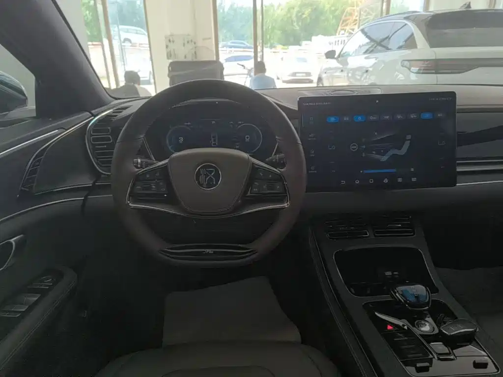 BYD Han — миниатюра 11