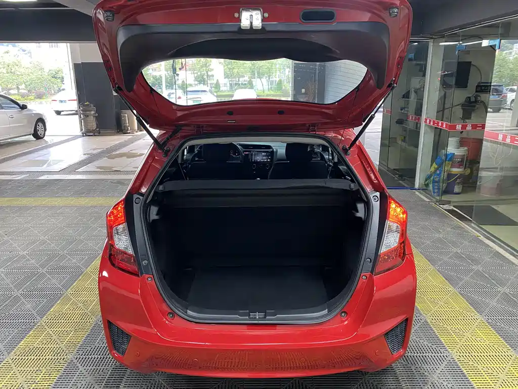 Honda Fit — миниатюра 8