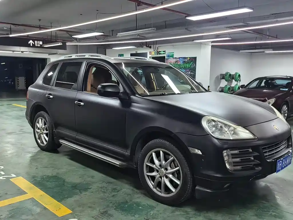 Porsche Cayenne — миниатюра 3