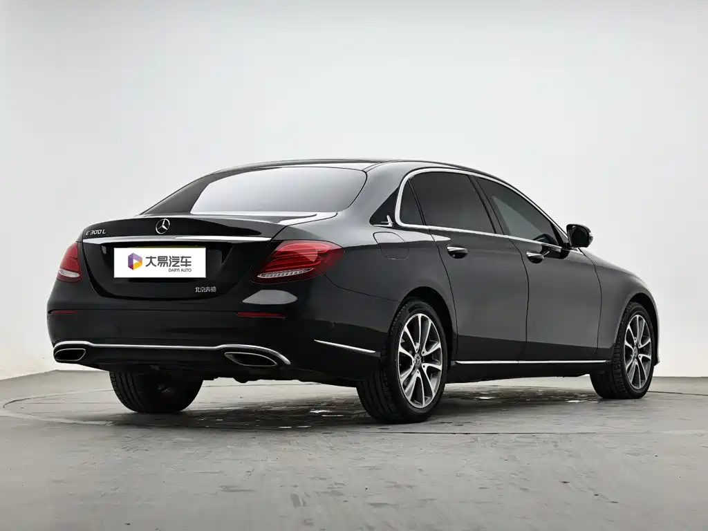 Mercedes-Benz E-Class — миниатюра 3