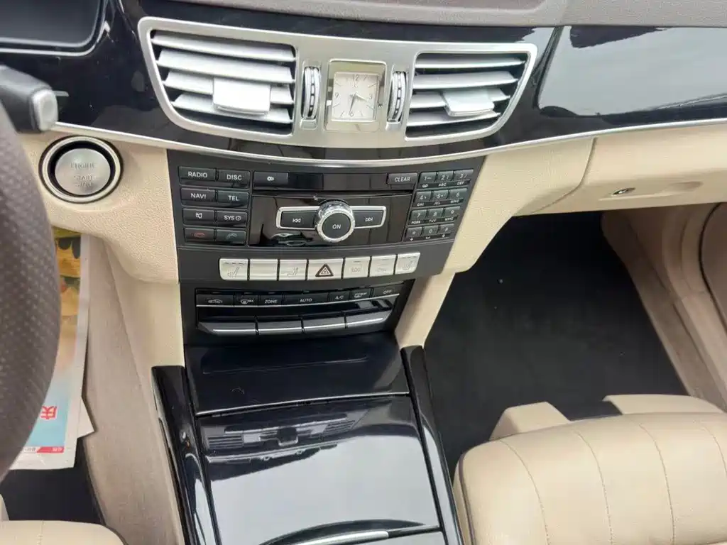 Mercedes-Benz E-Class — миниатюра 7