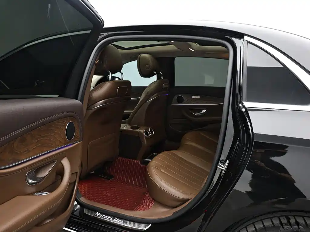 Mercedes-Benz E-Class — миниатюра 15