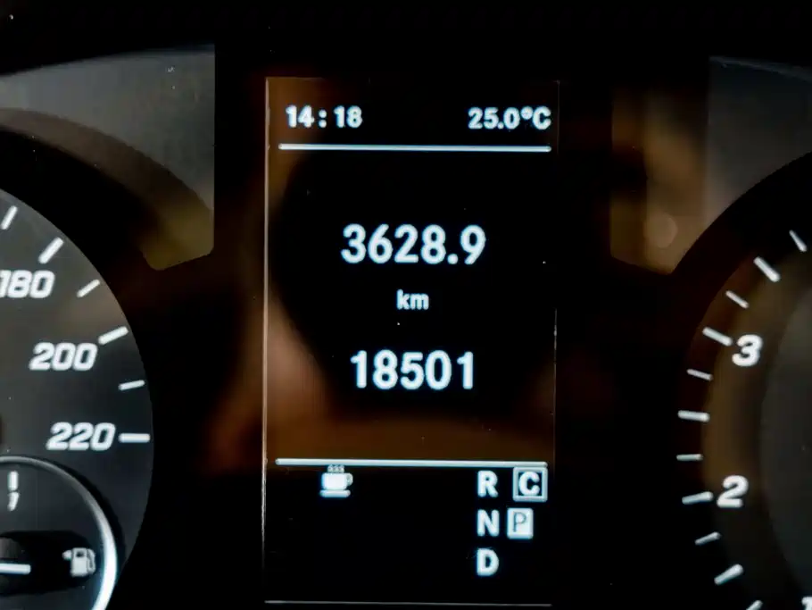 Mercedes-Benz Vito 2023 2.0T Elite 7 мест