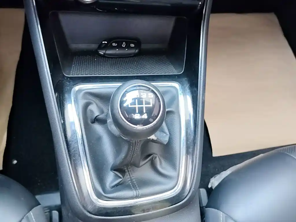 Roewe i5 — миниатюра 14