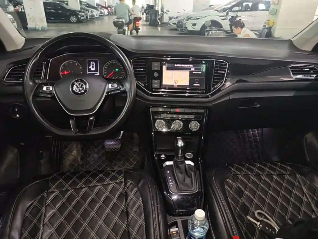 Volkswagen T-Roc — миниатюра 10