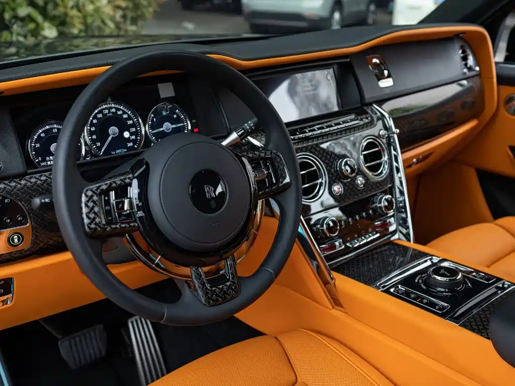 Rolls-Royce Cullinan — миниатюра 11
