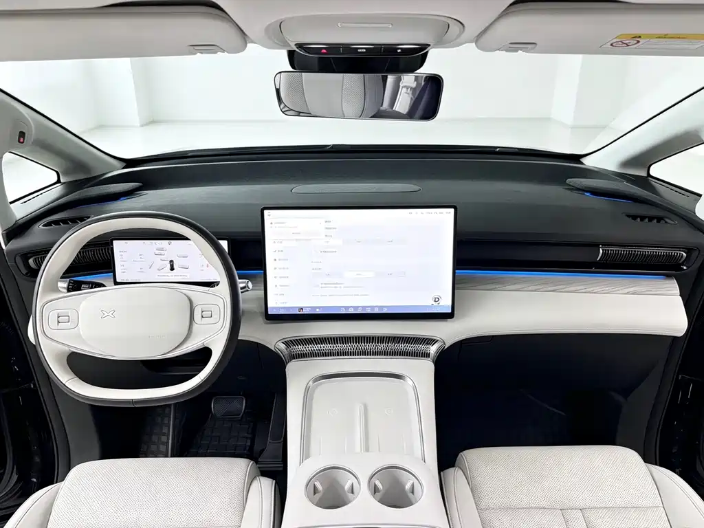 XPeng X9 — миниатюра 6