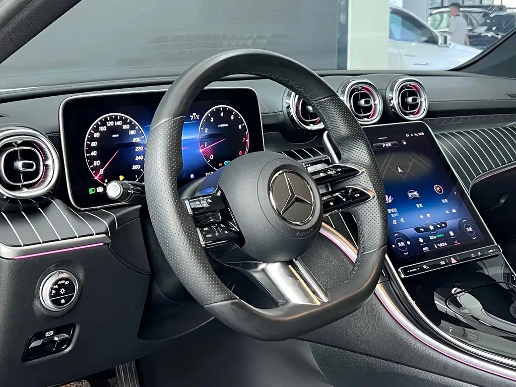 Mercedes-Benz C-Class — миниатюра 16