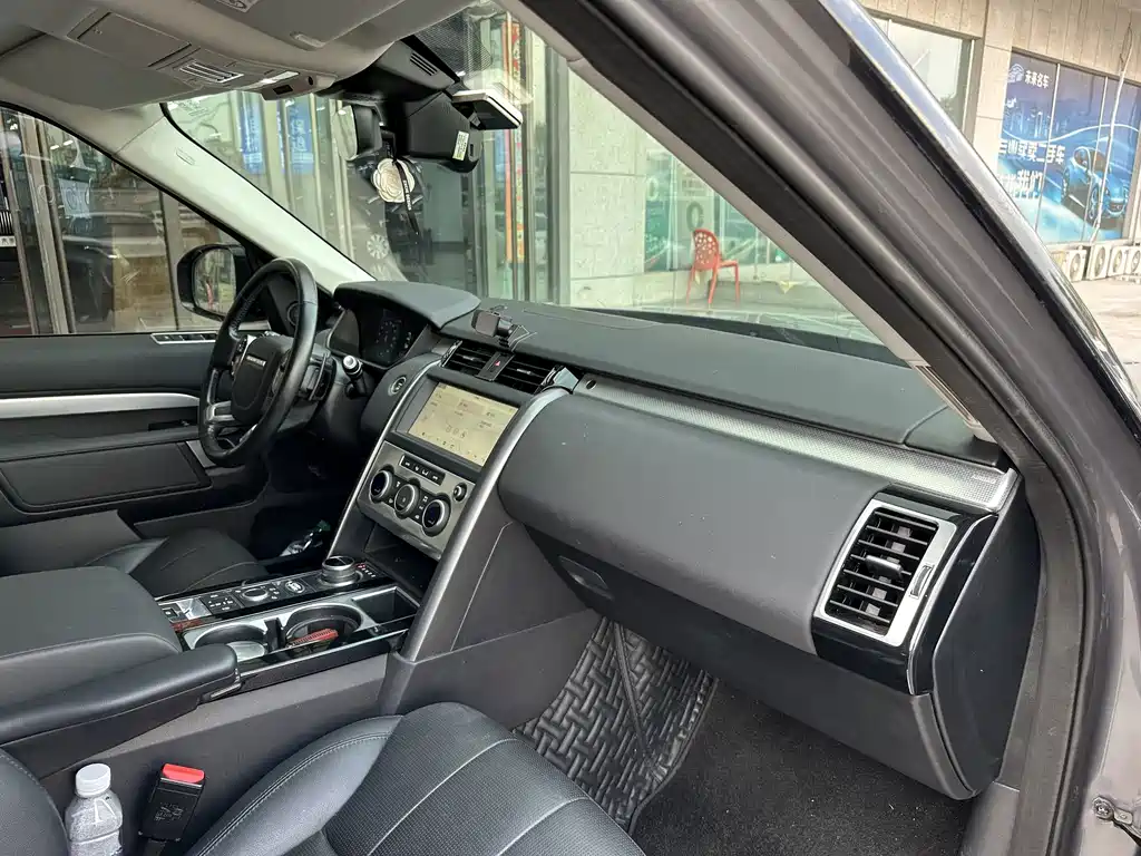 Land Rover Discovery — миниатюра 6