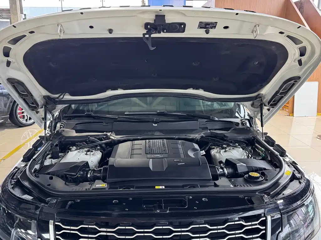Land Rover Range Rover — миниатюра 12