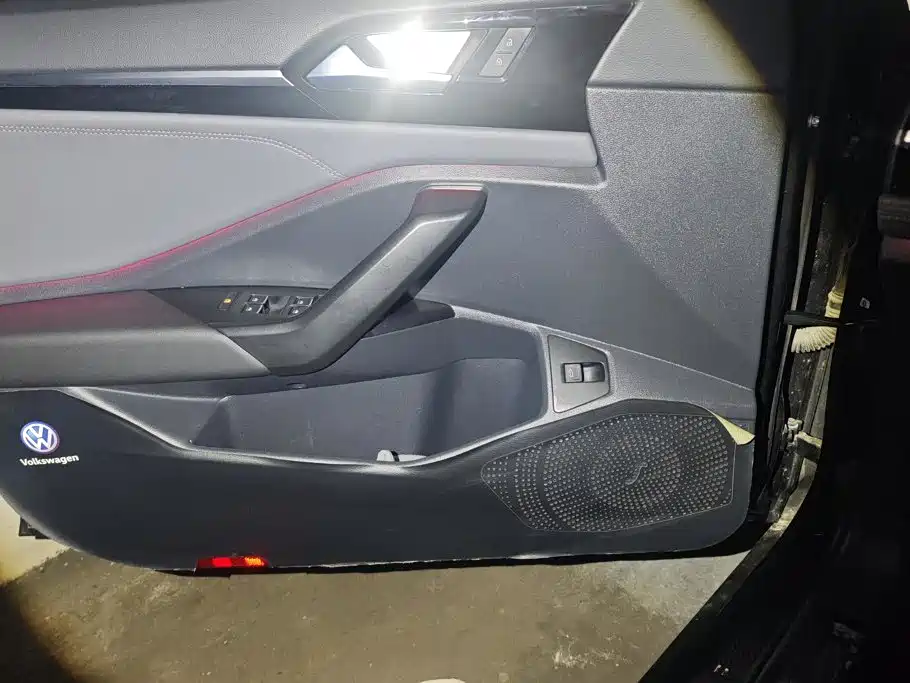 Volkswagen Sagitar — миниатюра 7