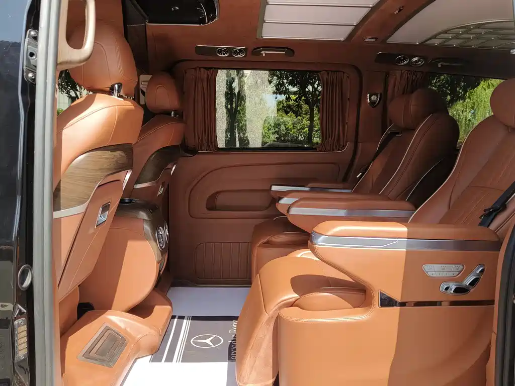 Mercedes-Benz Vito 2021 2.0T 7 мест