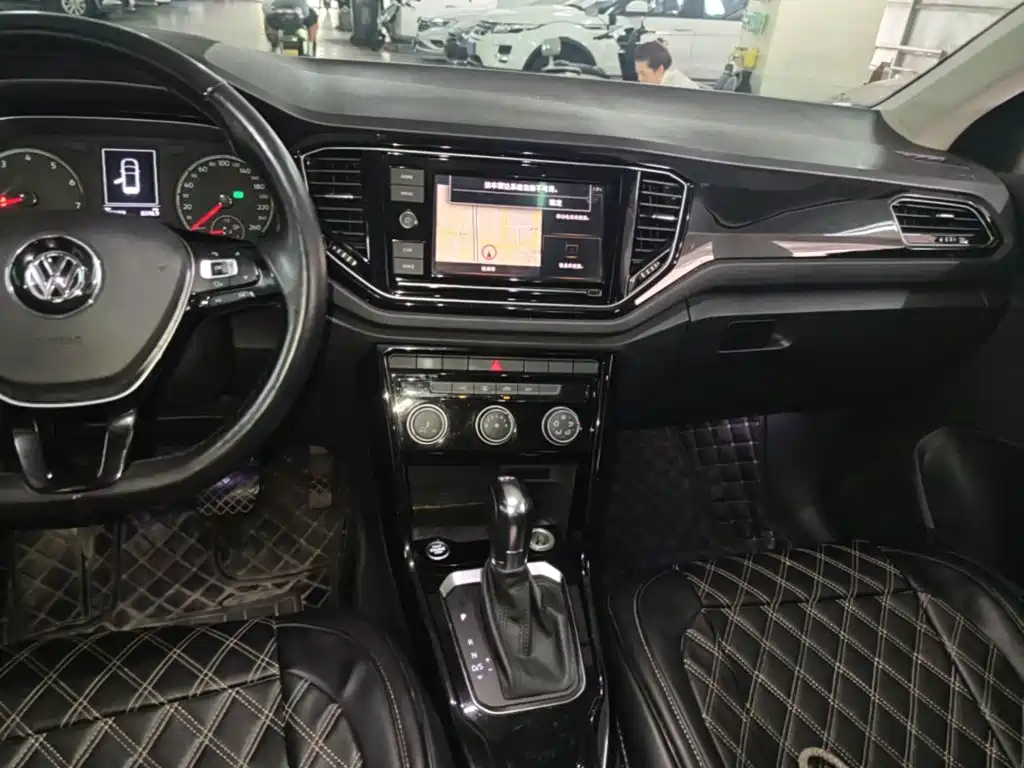 Volkswagen T-Roc — миниатюра 13