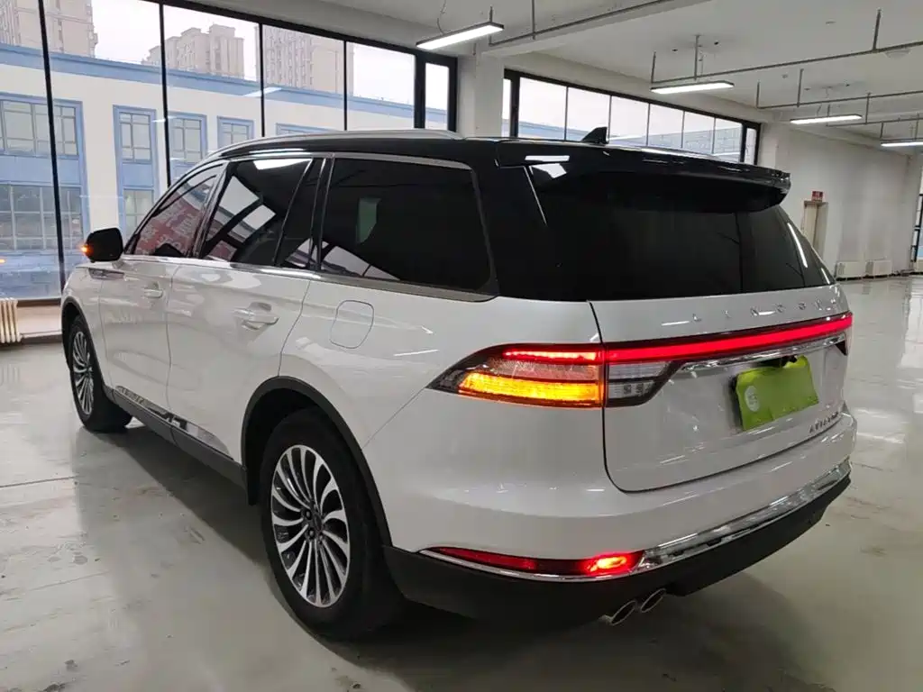 Lincoln Aviator — миниатюра 5