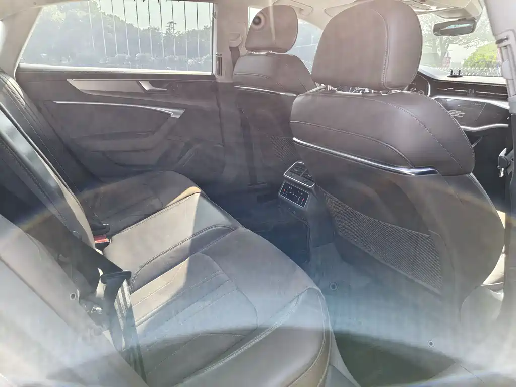 Audi A7L 2024 45TFSI S-line