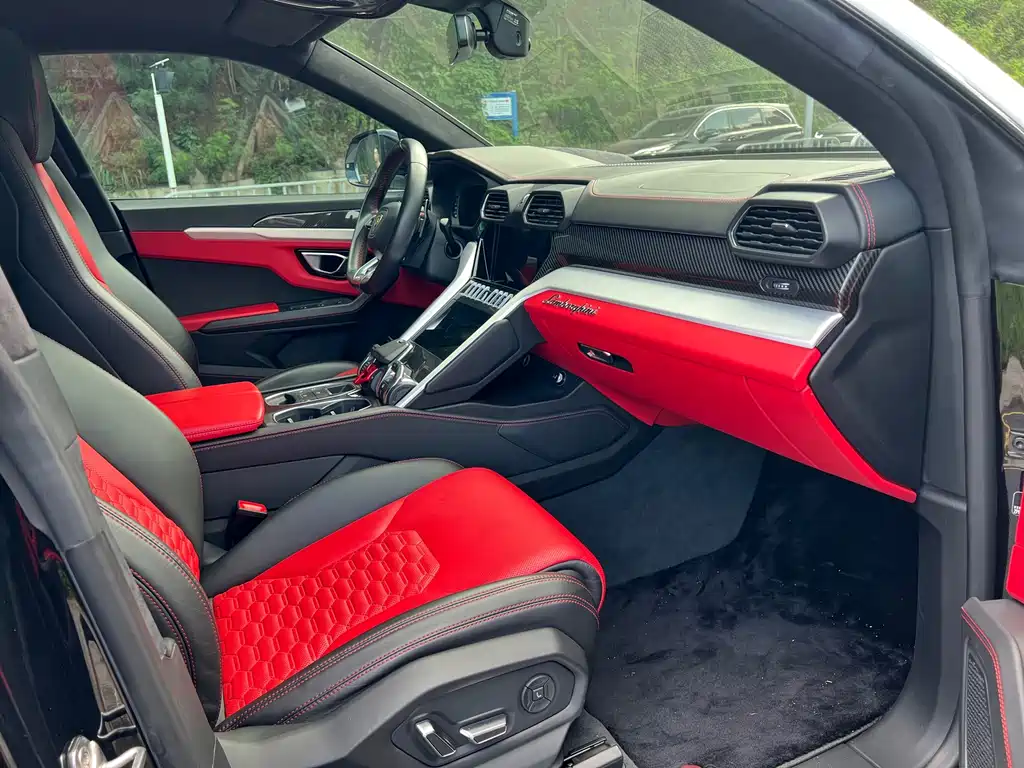 Lamborghini Urus — миниатюра 6