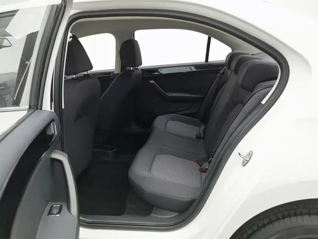 Volkswagen Santana — миниатюра 15
