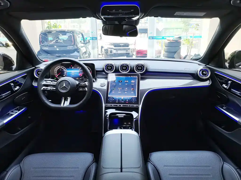 Mercedes-Benz C-Class — миниатюра 14
