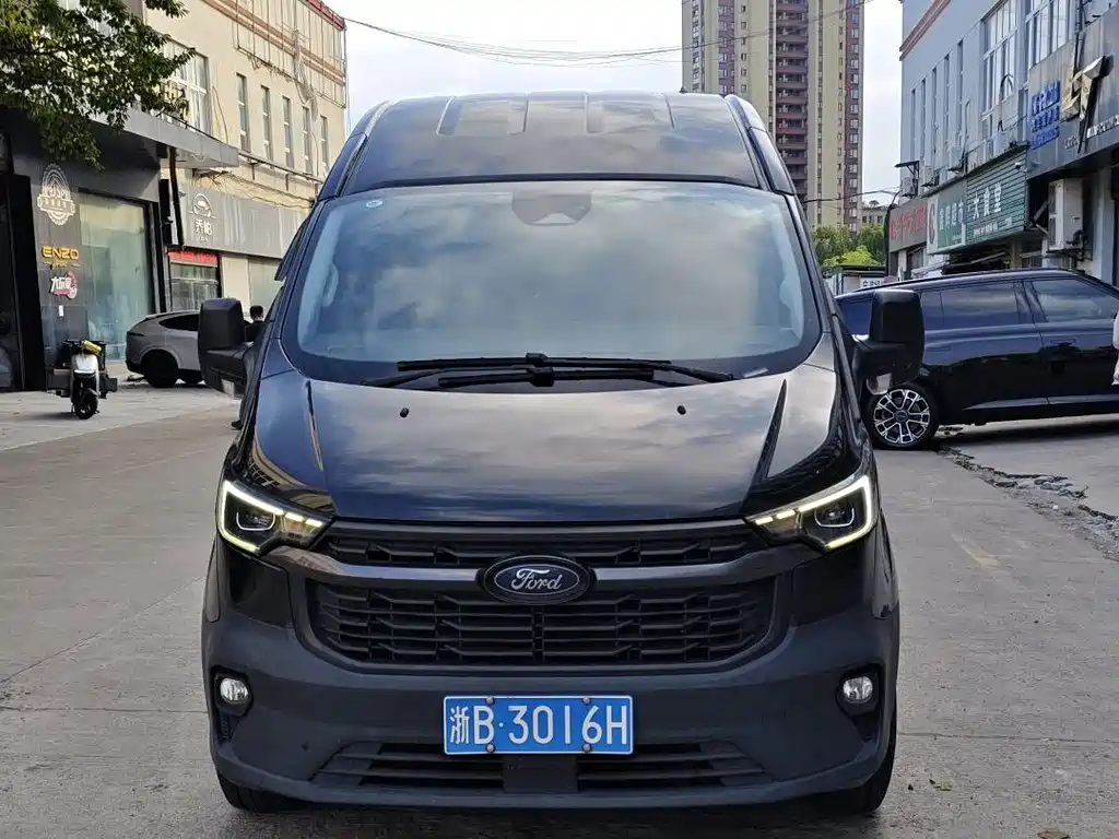 Ford Transit — миниатюра 2