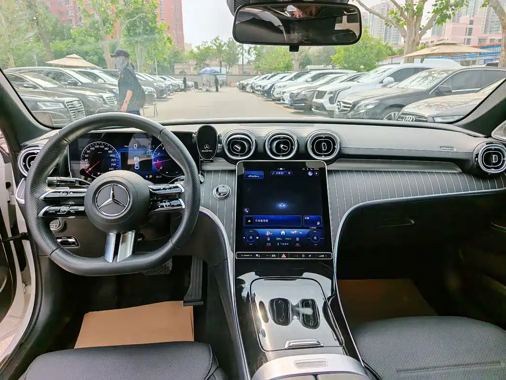 Mercedes-Benz C-Class — миниатюра 9
