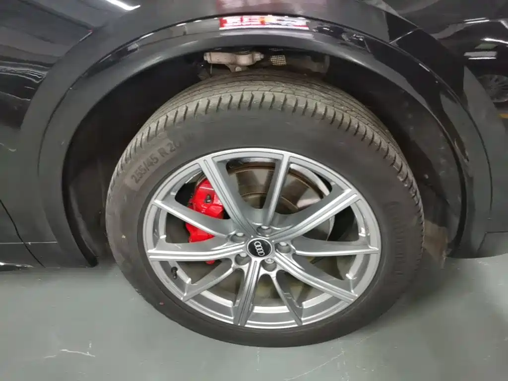Audi Q5L — миниатюра 14