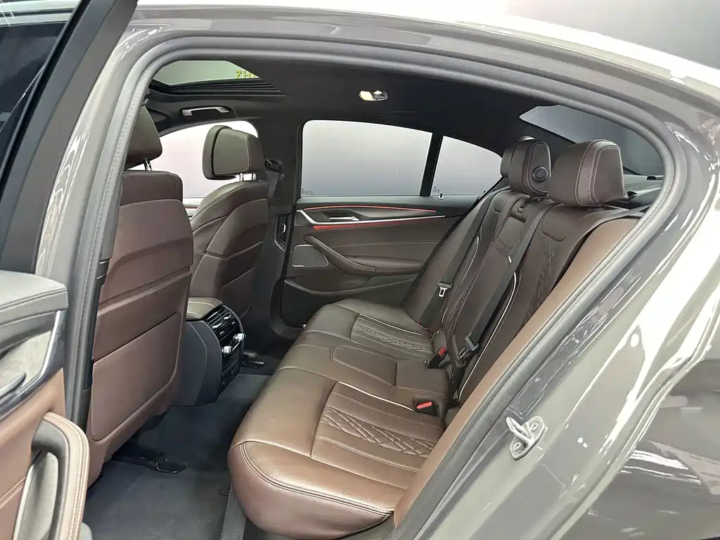 BMW 5 Series (Import) — миниатюра 6