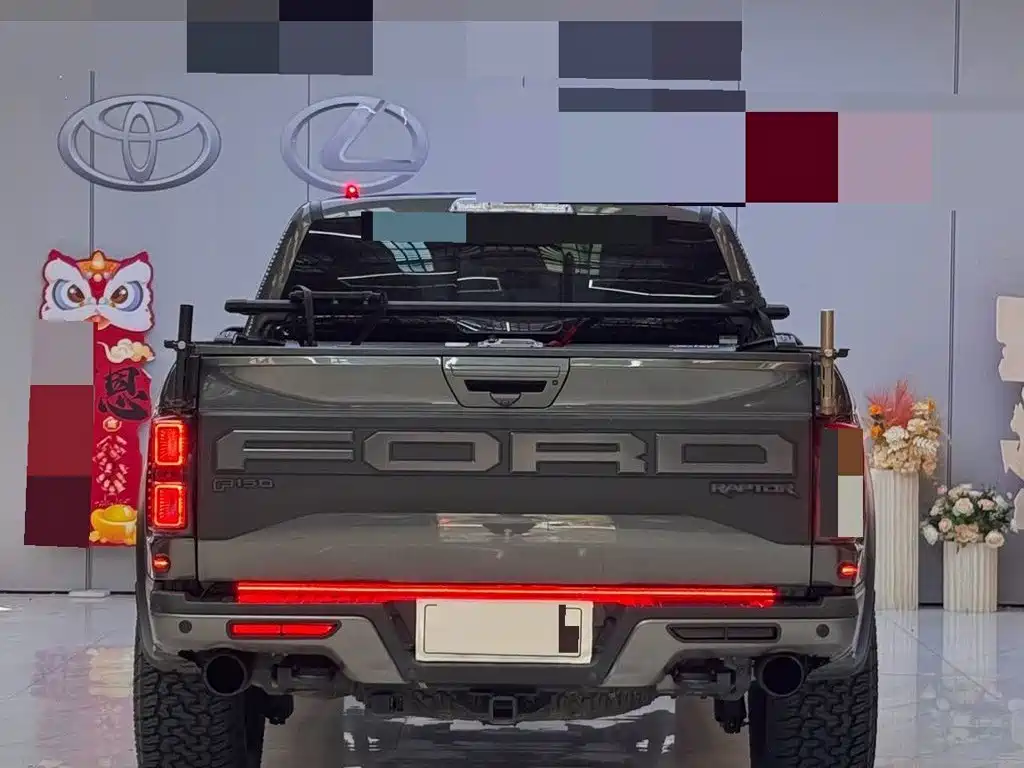 Ford F-150 Raptor — миниатюра 8