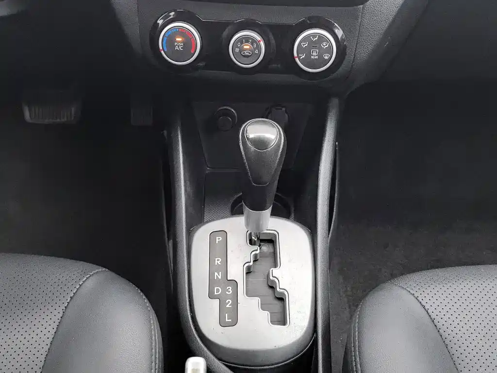 Kia K2 — миниатюра 13