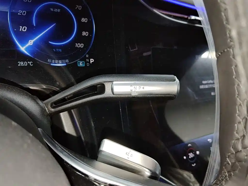 Mercedes-Benz EQS SUV — миниатюра 14