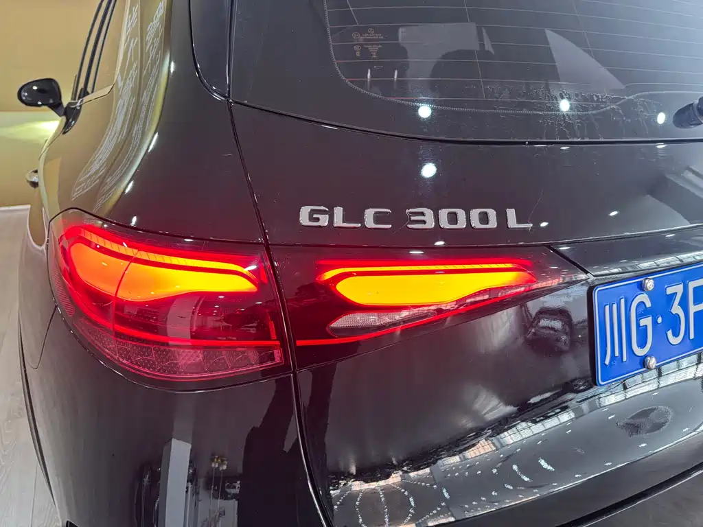 MERCEDES-BENZ GLC